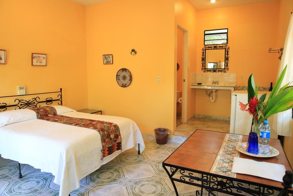 The Flycatcher Inn Retreat Hotel ซานตา เอเลนา ภายนอก รูปภาพ