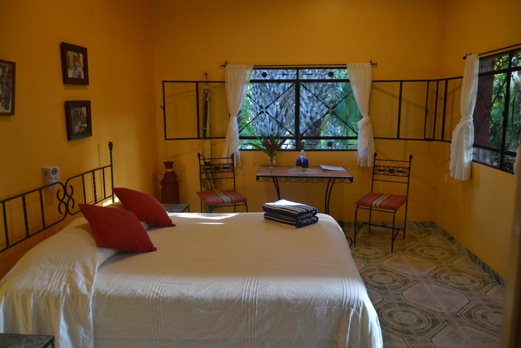 The Flycatcher Inn Retreat Hotel ซานตา เอเลนา ภายนอก รูปภาพ